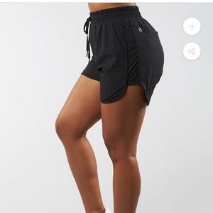 Buffbunny flo short. Size large